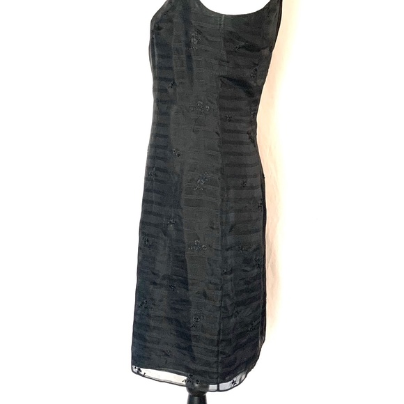 Ann Taylor Silk Embroidered Black Dress Size 8 - Picture 4 of 7